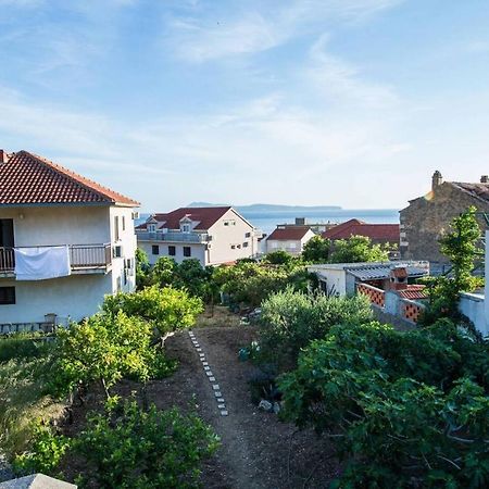 Garden Apartments Komiza Exterior photo