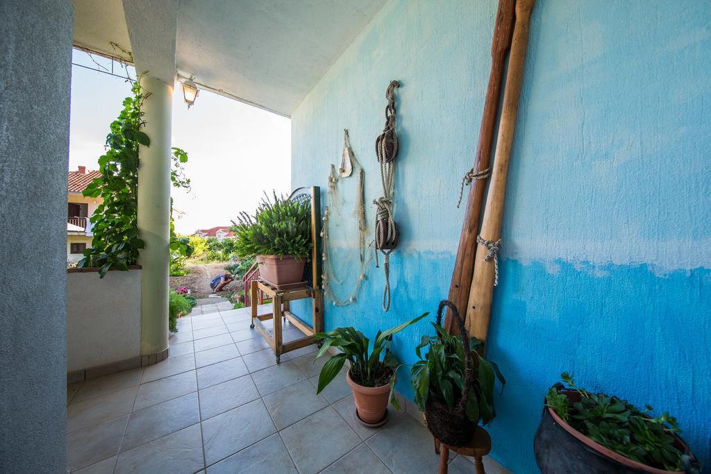 Garden Apartments Komiza Exterior photo